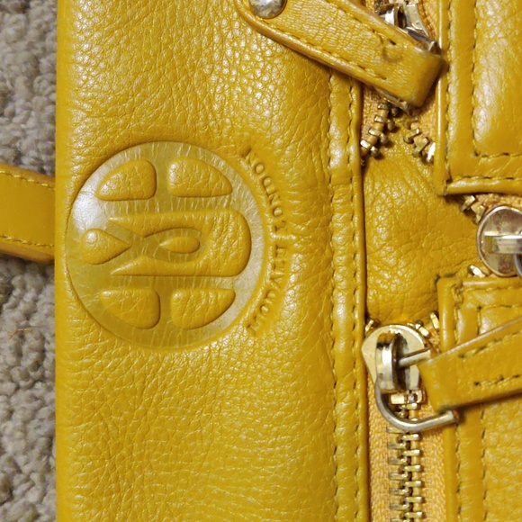 Yellow Modalu London crossbody purse - Picture 3 of 5